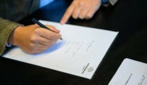Lees meer over het artikel Korte Ontslagbrief: Voorbeeld en Uitleg voor Werknemers