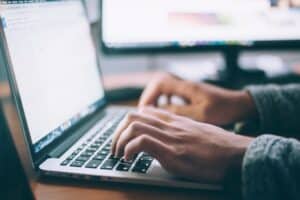 Lees meer over het artikel Wat Remote Ondernemers Kunnen Leren van Wereldwijde Digitale Platforms