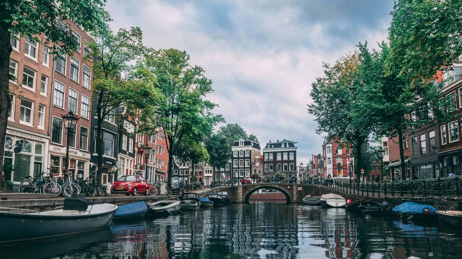 Je bekijkt nu Uitjes voor een regenachtige dag in Nederland