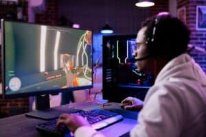 Lees meer over het artikel Van hobby naar drukte: hoe jongvolwassenen geld verdienen met gamen